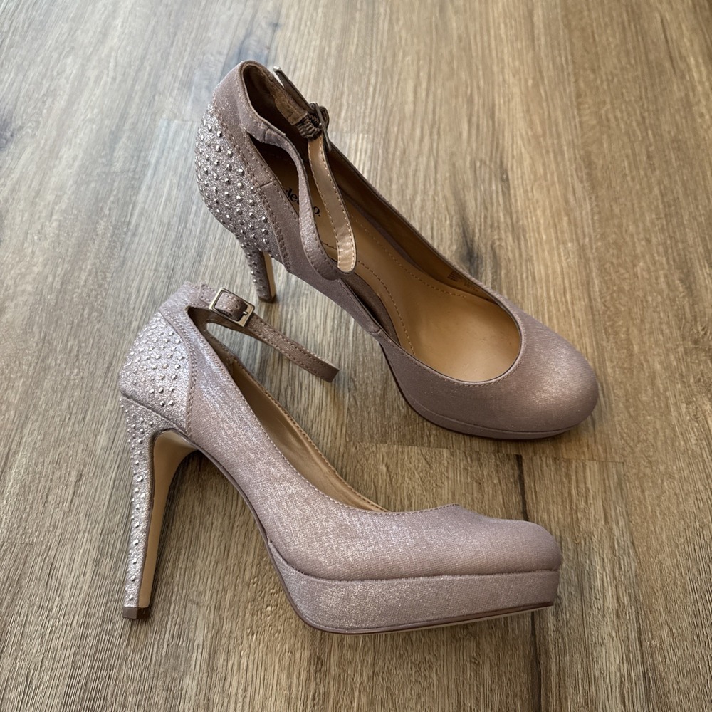 Style & Co Ankle Strap Rhinestone Ankle Strap Platform‎ Heels Size 6.5 NEW!